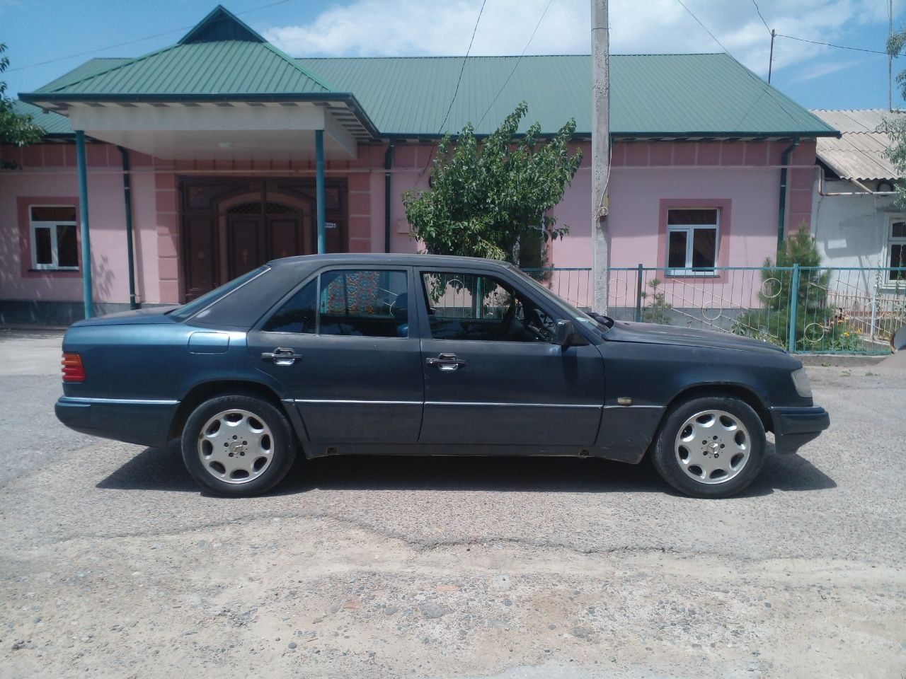 Mersedes W124 сотилади 1991й