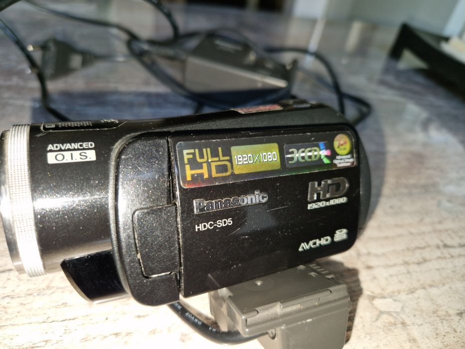 Panasonic  HDC-SD5 видеокамера