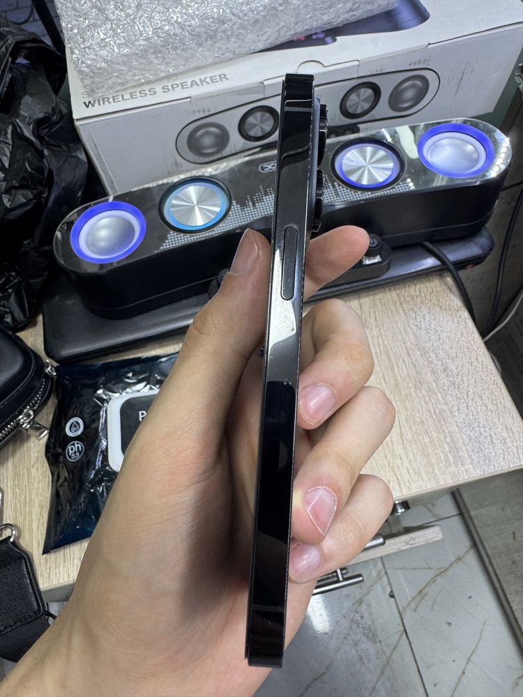 Iphonw 14pro black 128gb ideal