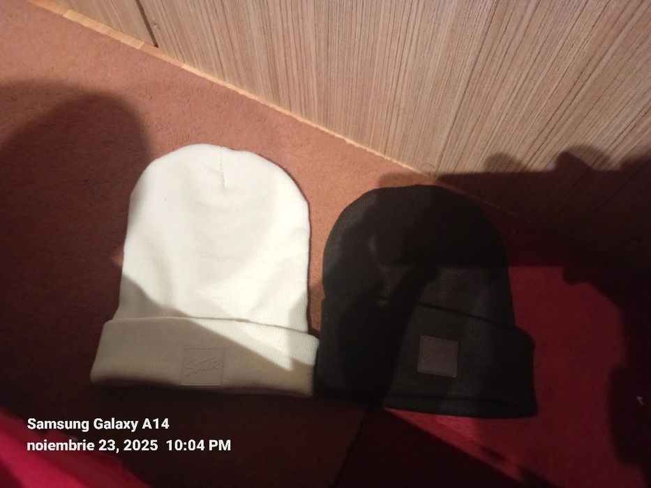 Caciuli SWD din pull and bear original am punga,eticketa