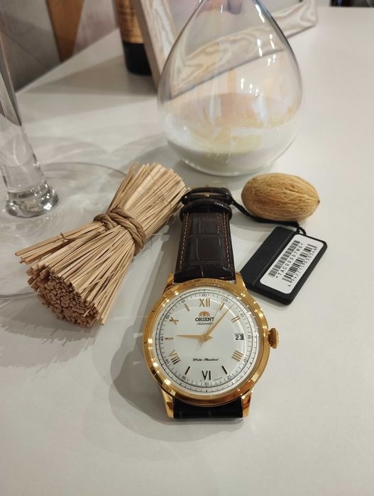 ORIENT: Bambino Classic Watch, Leather Strap - 40.5mm (AC00007W)