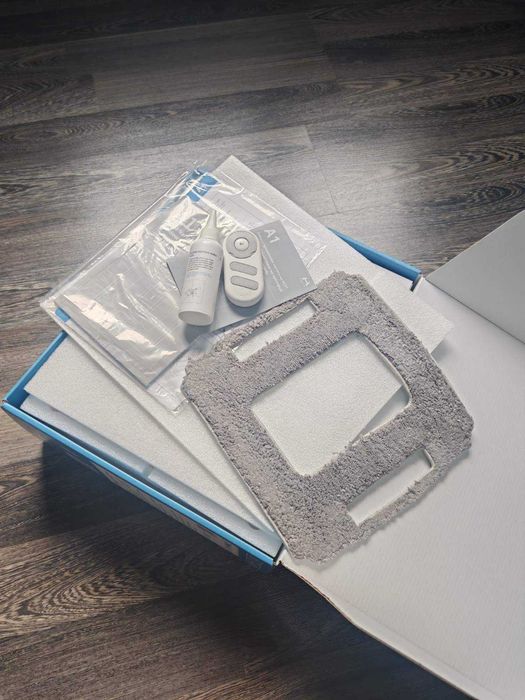 HUTT A1 Робот за почистване на прозорци плочки, огледала