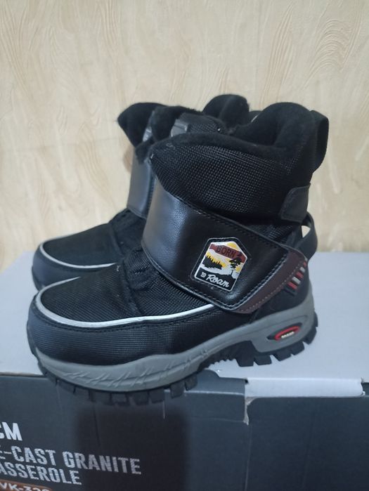 Продам ботинки р 33