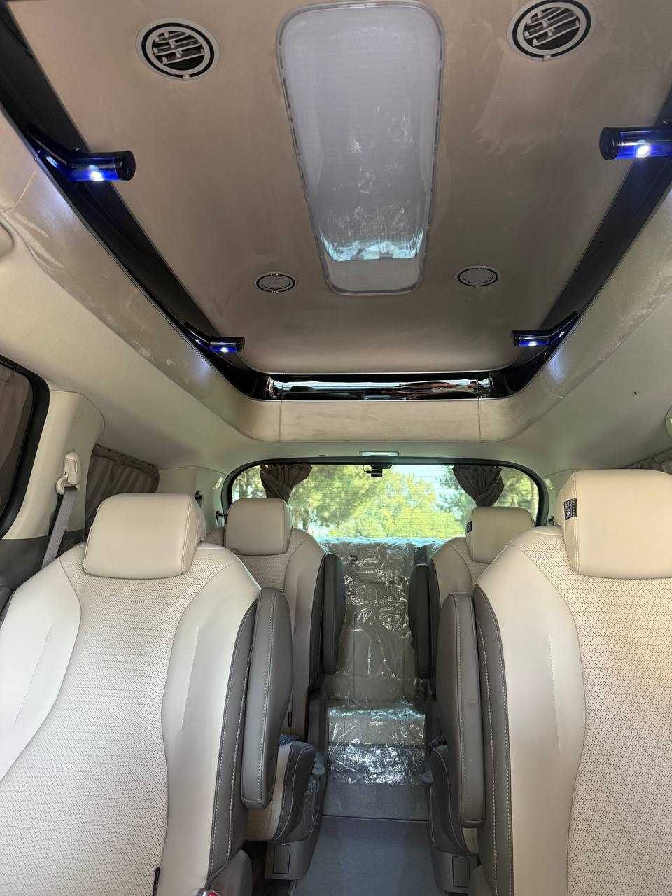 KIA CARNIVAL Hi Limousine 2024
