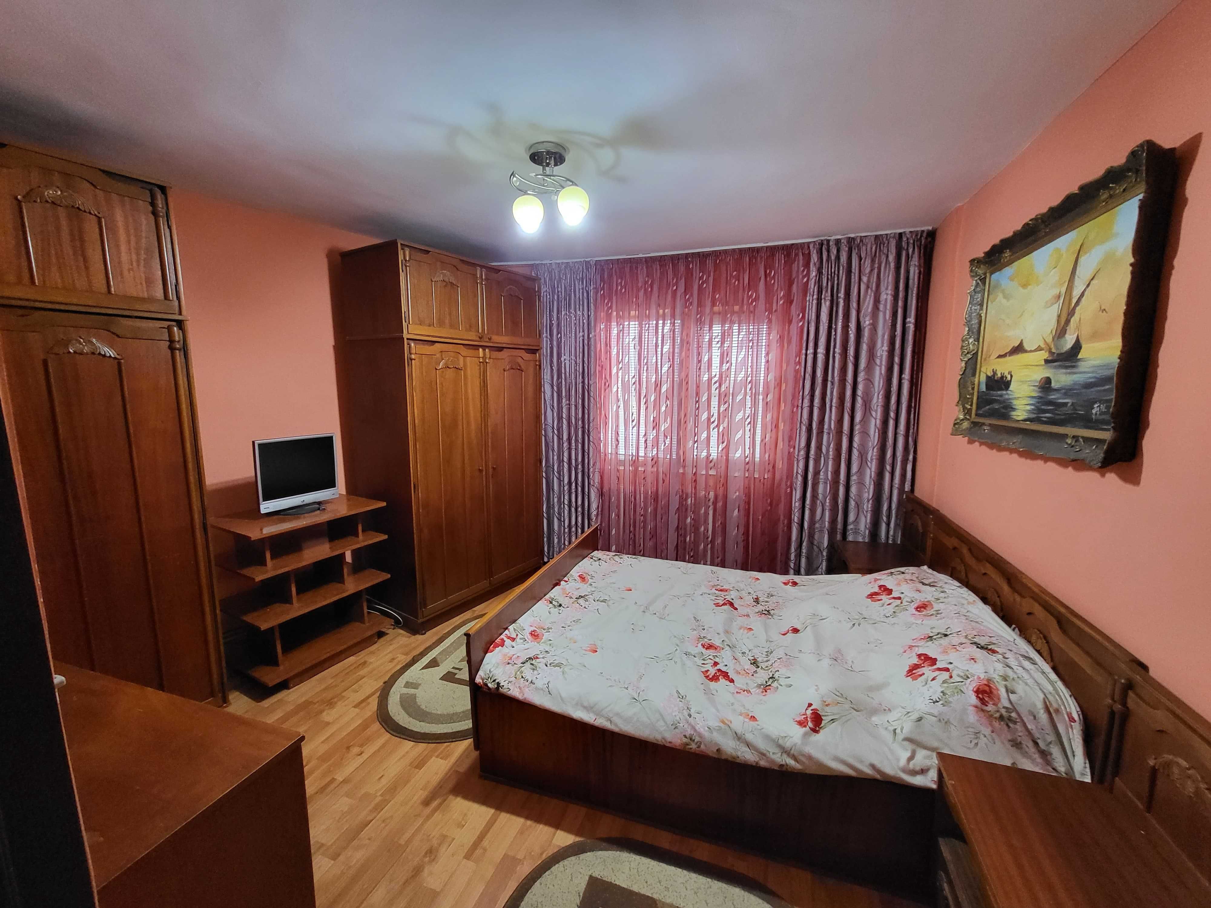 Apartament 3 camere ultracentral, str. Bucuresti, vedere int, et 7/10