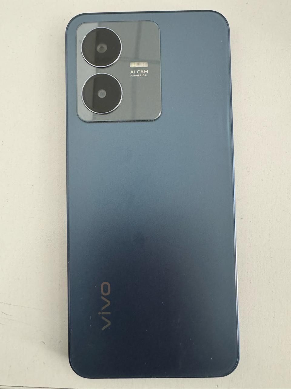 Продается сотовый телефон марки Vivo Y22