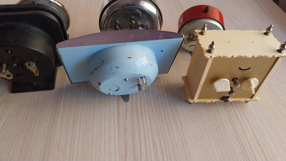 Ceasuri vechi  diferite  mărci