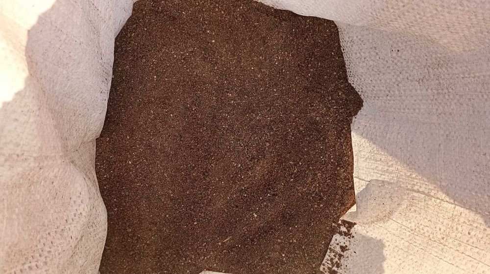 Пресята тор за трева, разсад, зеленчуци и други (3мм сито)