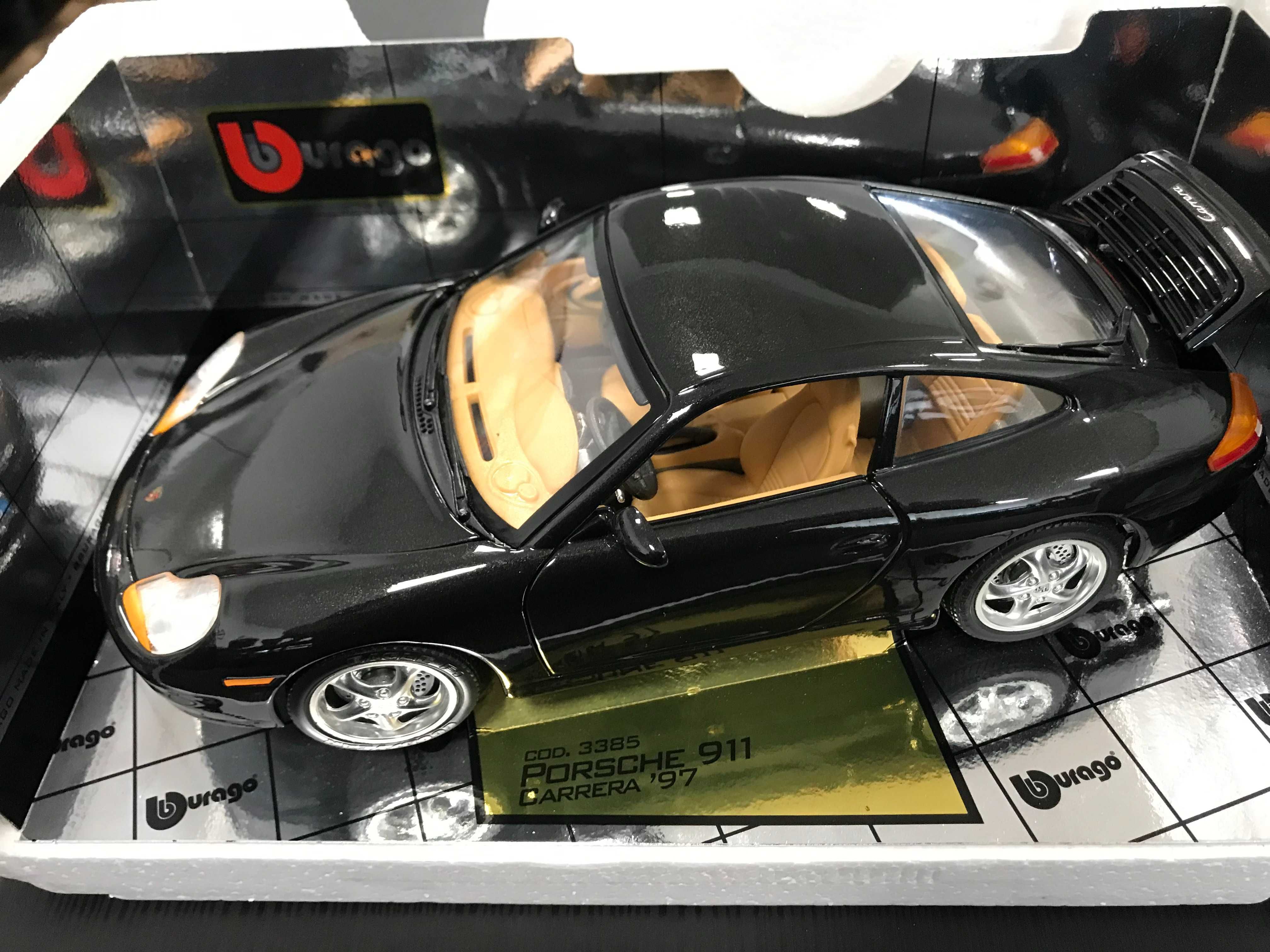 Метална колекционерска количка BBURAGO PORSCHE 996 1997г.1:18 НОВА