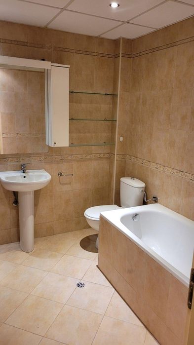 Дава се под наем Четиристаен апартамент в Пловдив, Център - 150 кв.м за 860 € - Снимка #10