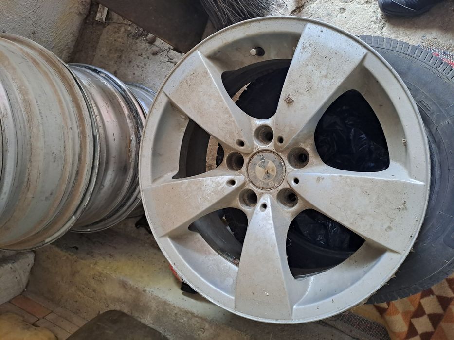 Vând jante bmw 17"