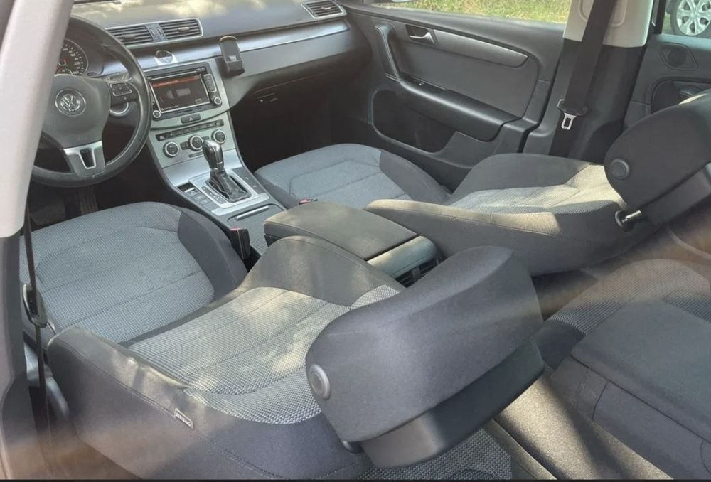 Vând Volkswagen Passat B7 2.0 TDI Automat - 170 Cp