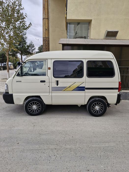 Chevralet damas sotiladi