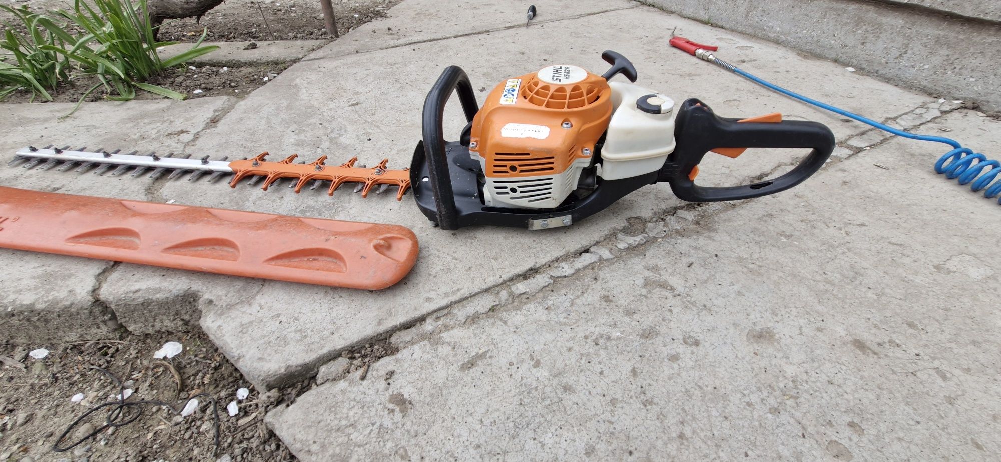 Motofoarfeca sthil hs82