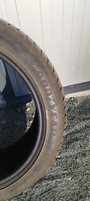 Зимни гуми Гудеар 255/45/19