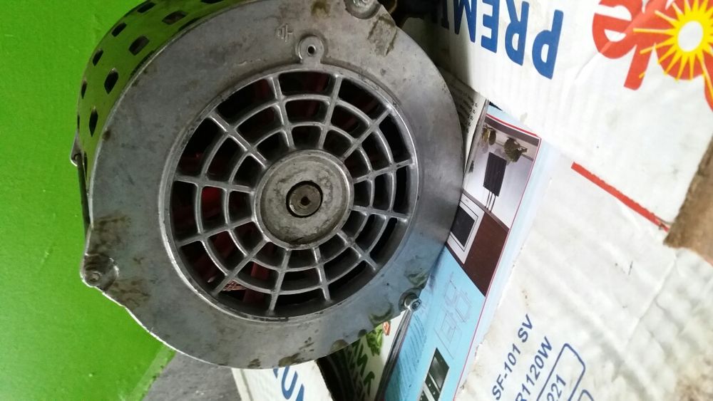 Електромотор момофазен