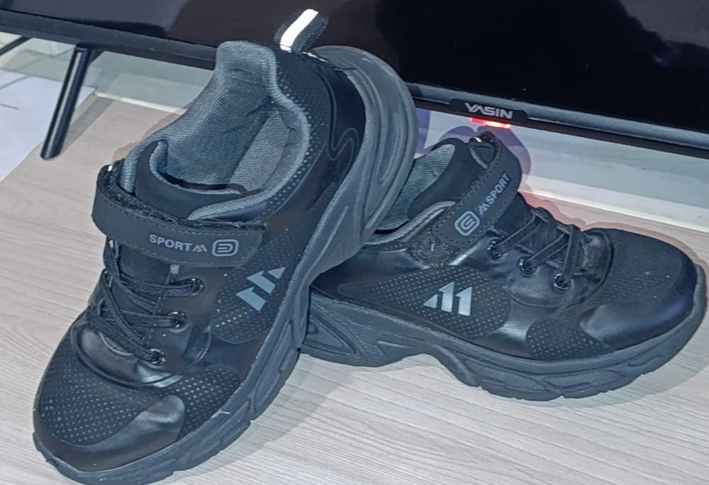 Детские кроссовки