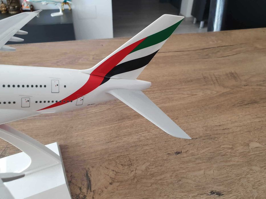 Macheta avion Emirates A380 cu roti | Decoratie | Perfect pt cadou
