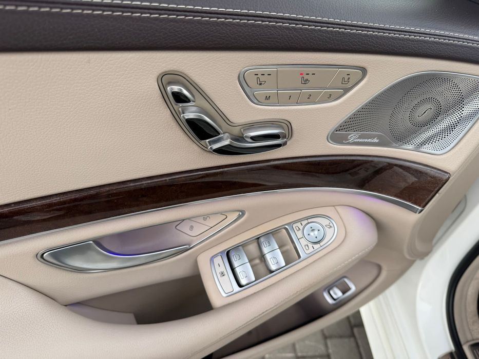 Mercedes S 450.