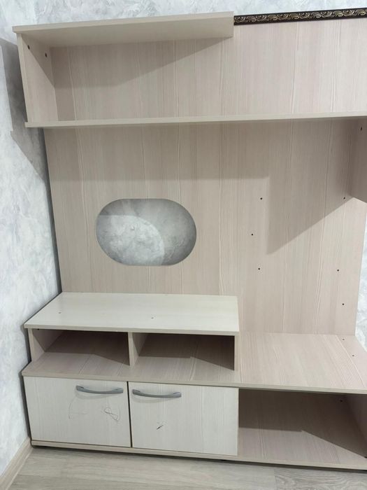Продам срочно диван! К нему бесплатно шкаф в прихожую