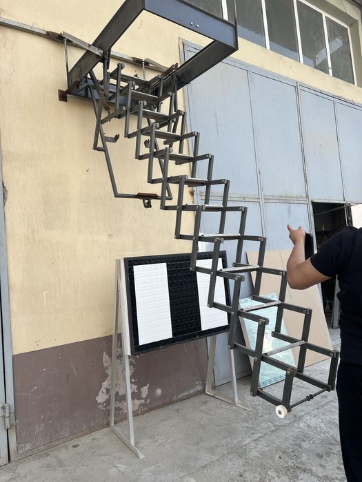 Cherdak va mansardalar uchun zinapoyalar