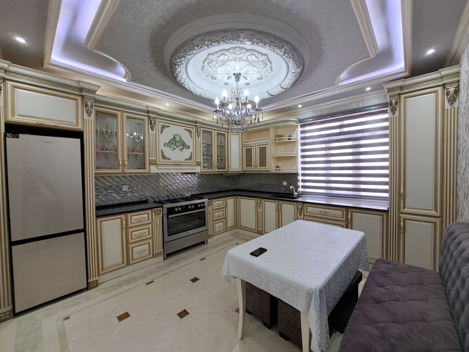 4 xonali lux kvartira sotiladi