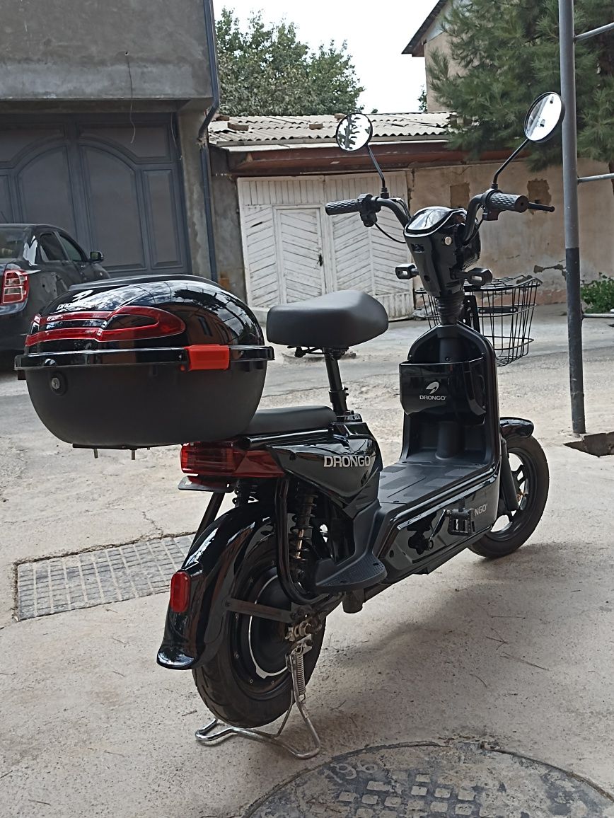 Yangi Moped sotiladi