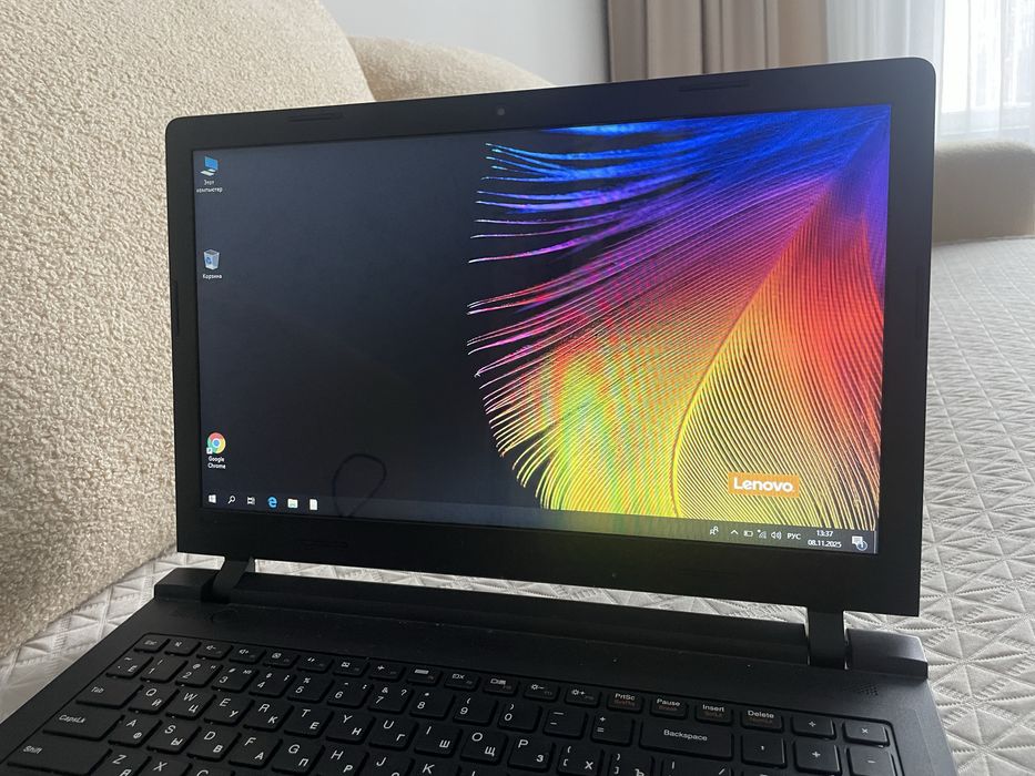 Ноутбук Lenovo с зарядкой
