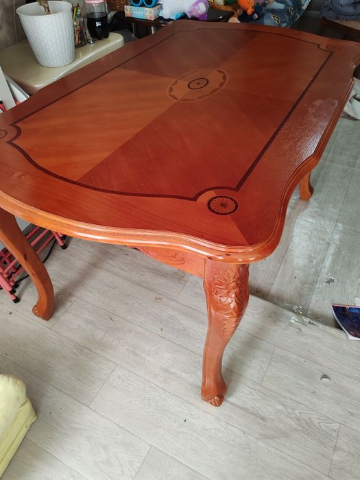 Стол  деревянный