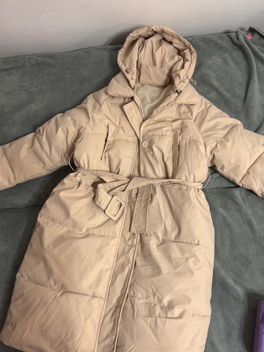 Пуховик  молочный р 44-46