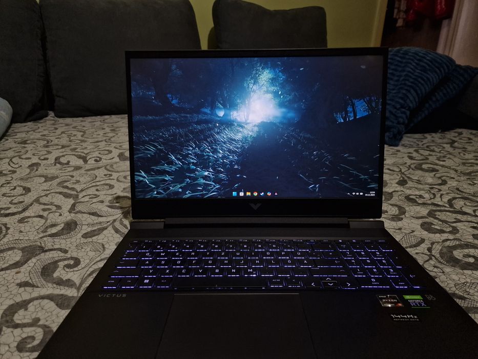 Laptop Gaming HP Victus+ PlayStation 5/ Schimb