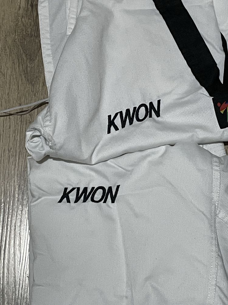 Экипировка для таэквандиста KWON