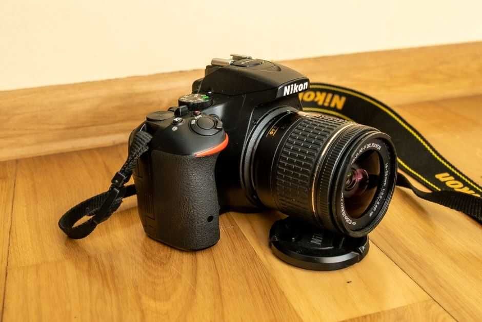 Nikon D5500 kit + obiectiv 18-55mm - 2500 de cadre - Aparat foto DSLR