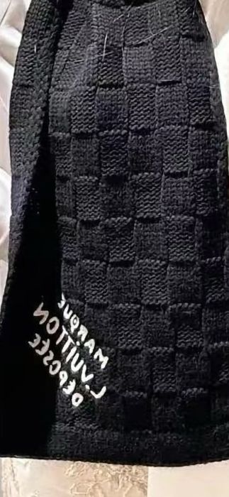 Fular Louis Vuitton barbati model 2026