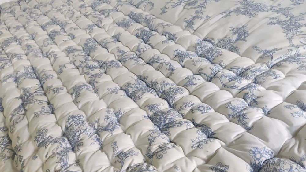 Koʻrpa koʻrpacha matras yostiq