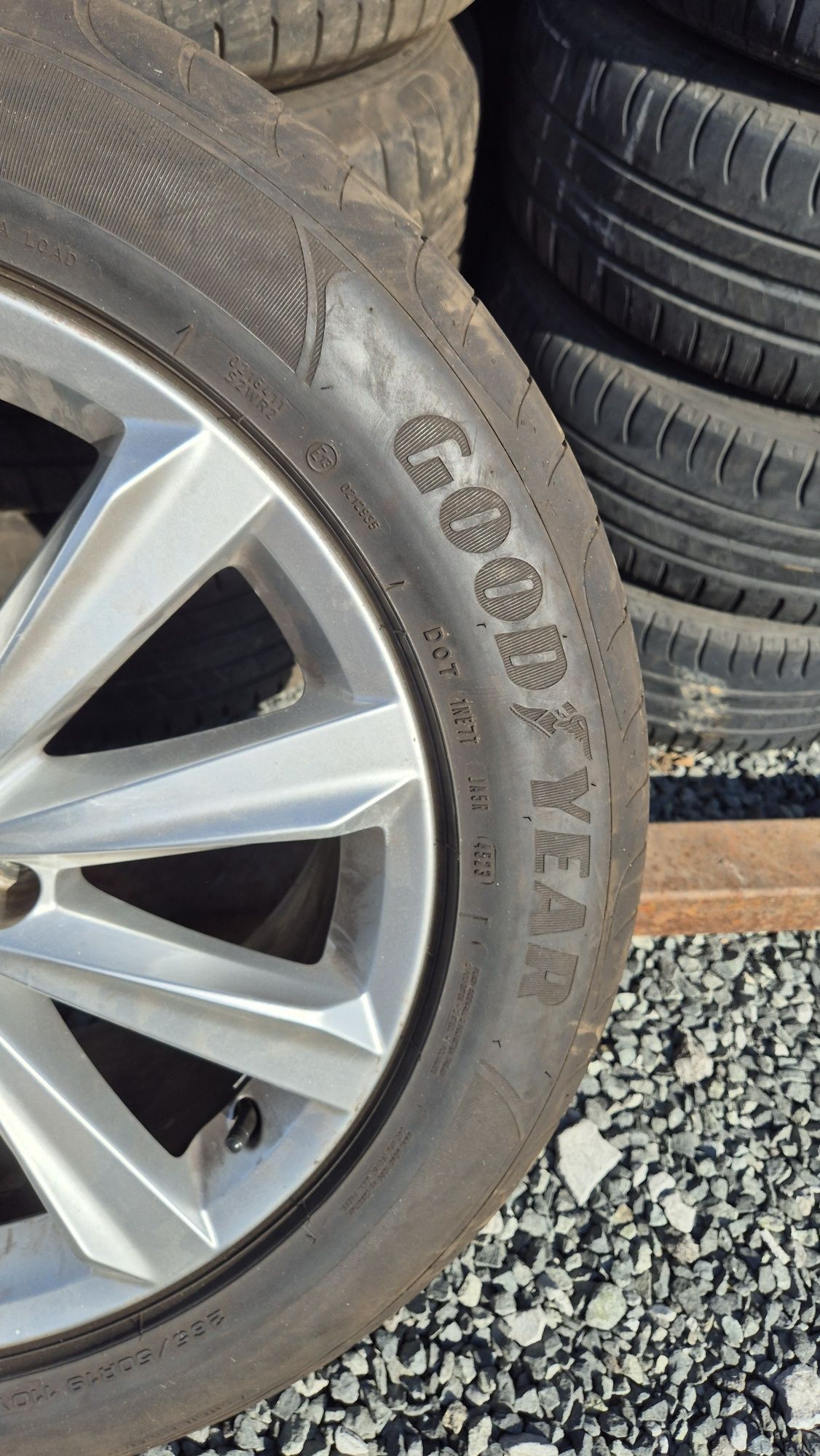 Оригинални джанти Фолксваген 5/130 VW Touareg 5x130

Употребявани, Шум