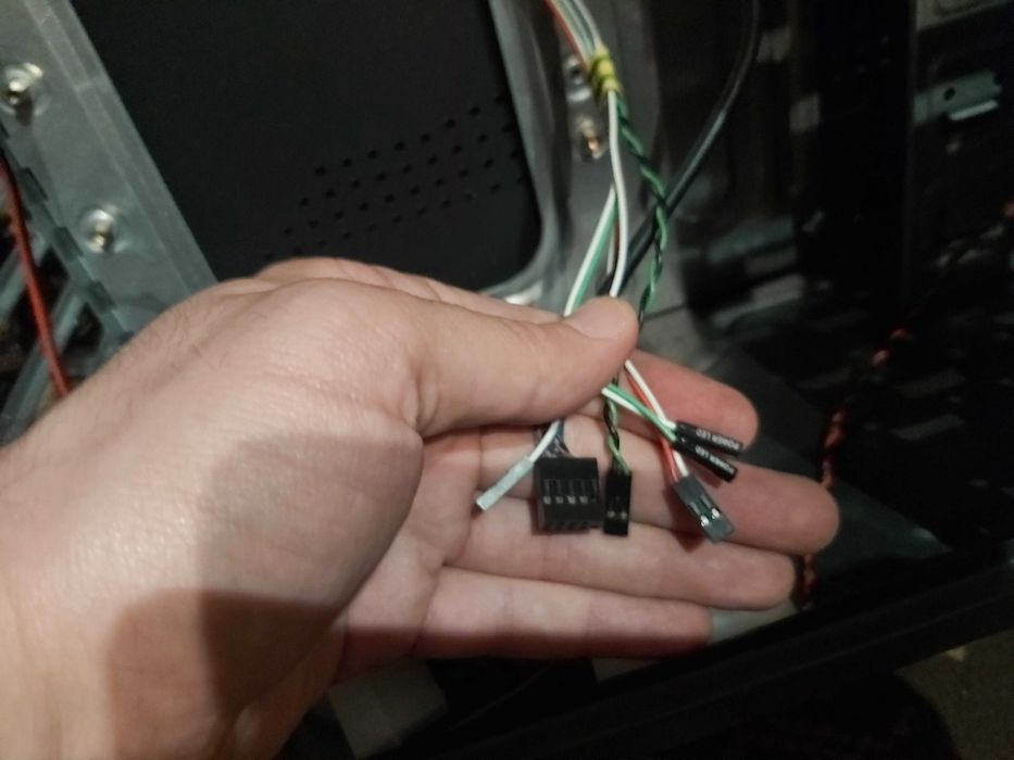 Carcasa PC marca Spacer echipata cu dvd-rw, 3 coolere si cititor