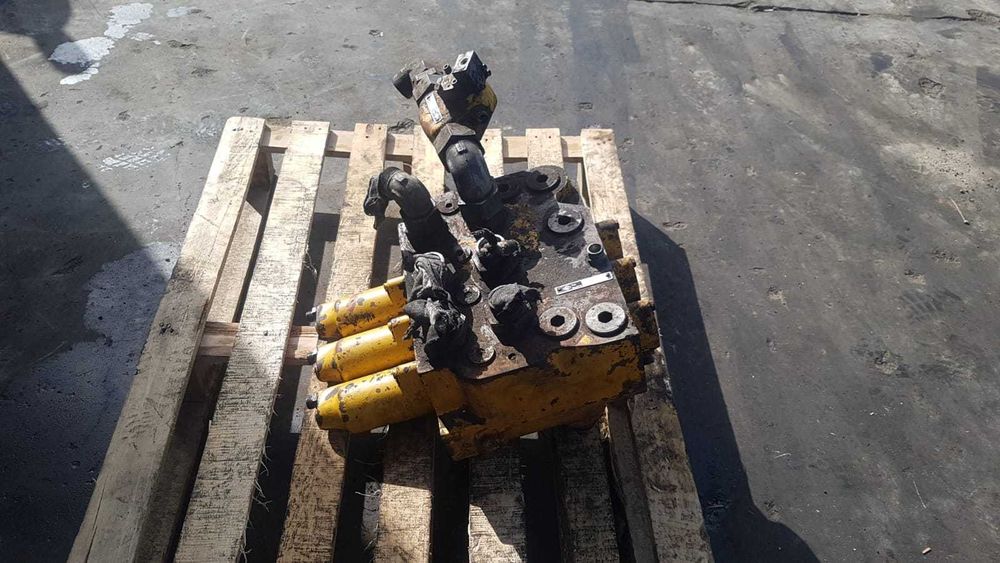 Distribuitor hidraulic vola incarcator frontal OK