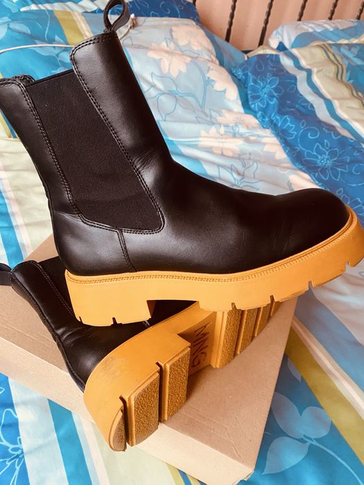 Mango Chelsea боти с масивна подметка