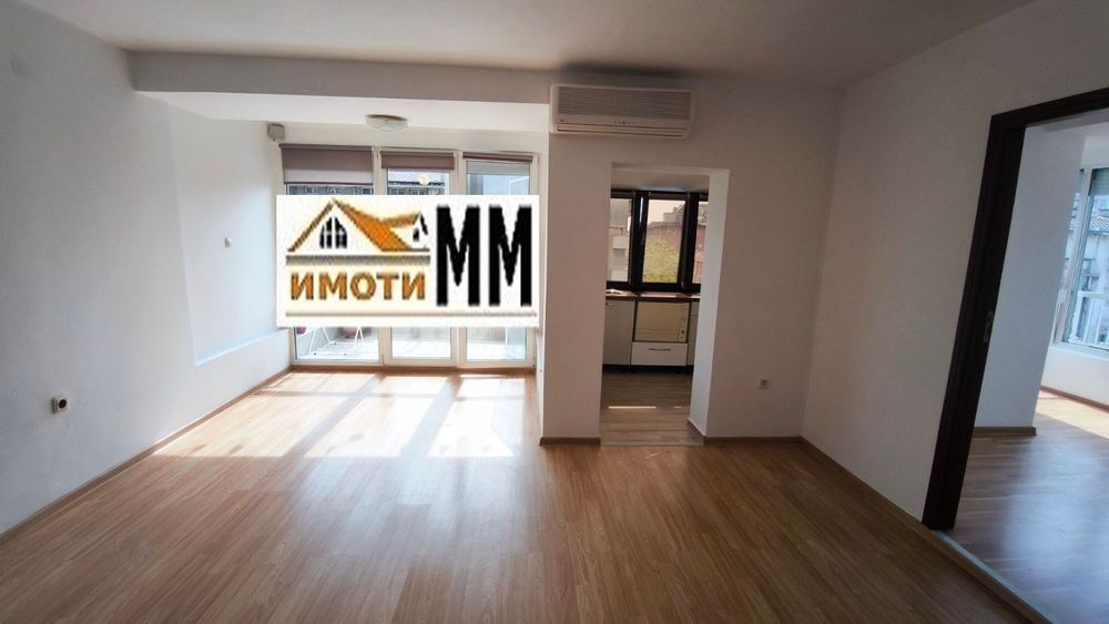 Продава се Тристаен апартамент в Пловдив, Център - 64 кв.м за 2032 €/кв.м - Снимка #1