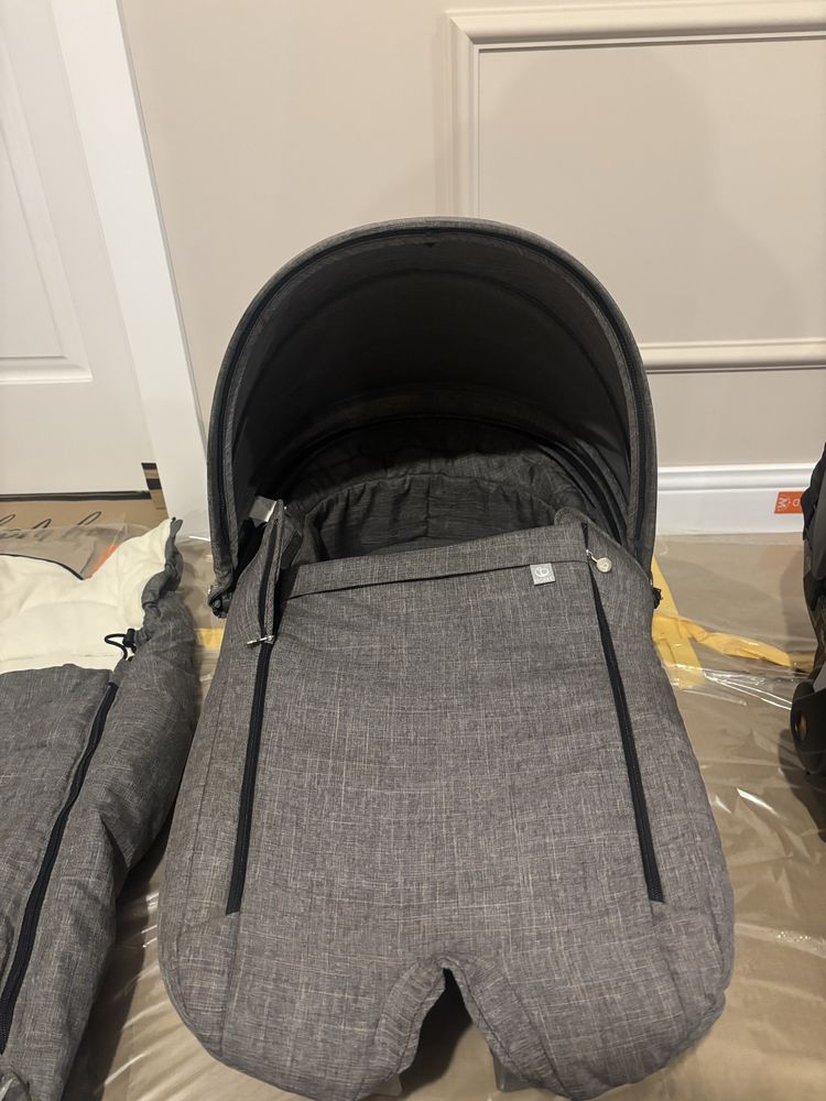 Vand carucior Stokke V4 cu tot ce se vede in poza