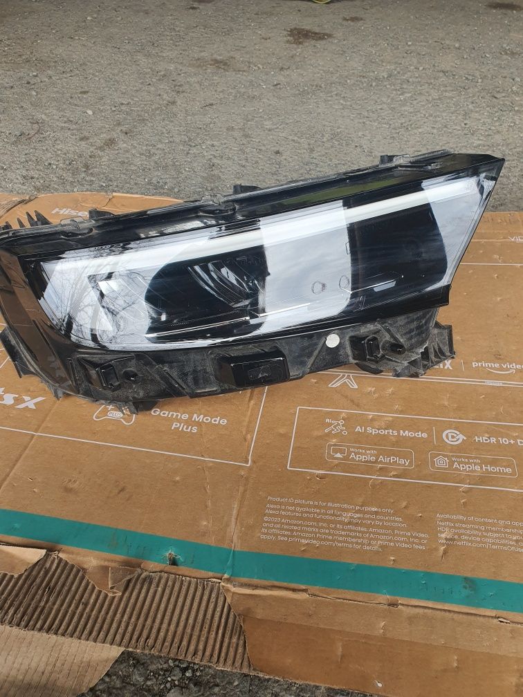 Opel MOKKA десен фар