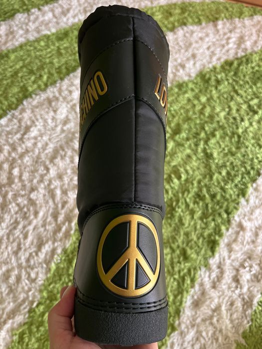 Vând cizme noi Moschino