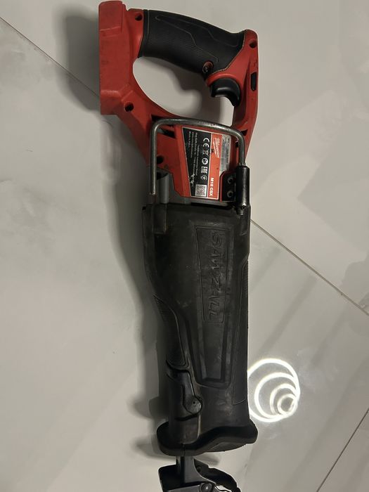 Fierastrau electric milwaukee m18 csx defect