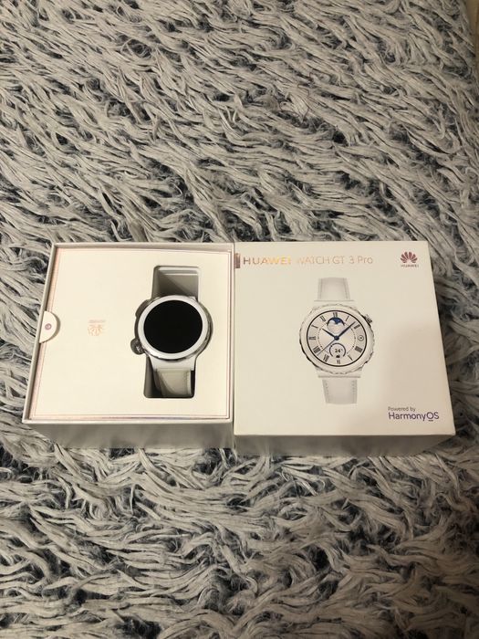 Продам женские смарт часы watch gt  3 pro