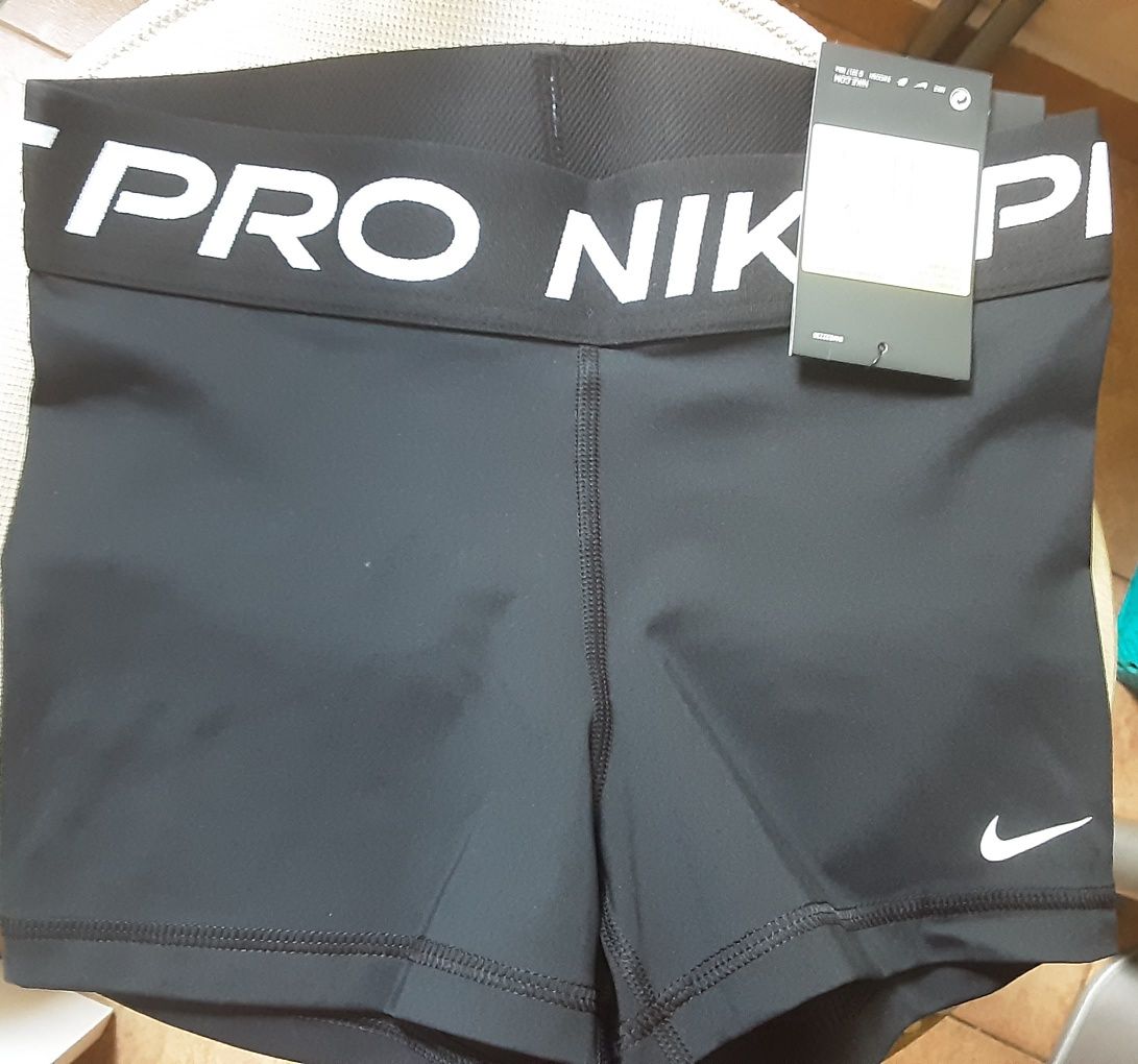 (XS) NIKE PRO-nike Tee оригинални нов клин(55лв) ,тениски(35лв)