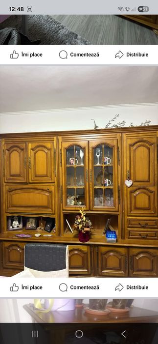 Vand mobila veche in stare buna,lemn masiv