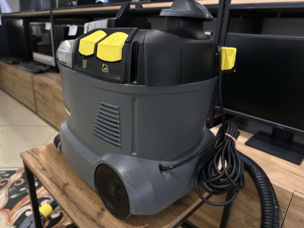 Моющий пылесос Karcher Professional Puzzi 8/1 C, 9818/A10