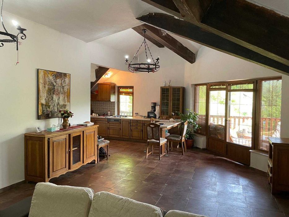 Cabana de inchiriat Valea Budului, Luncani, 8 Km de Bacau, 300 eur/zi