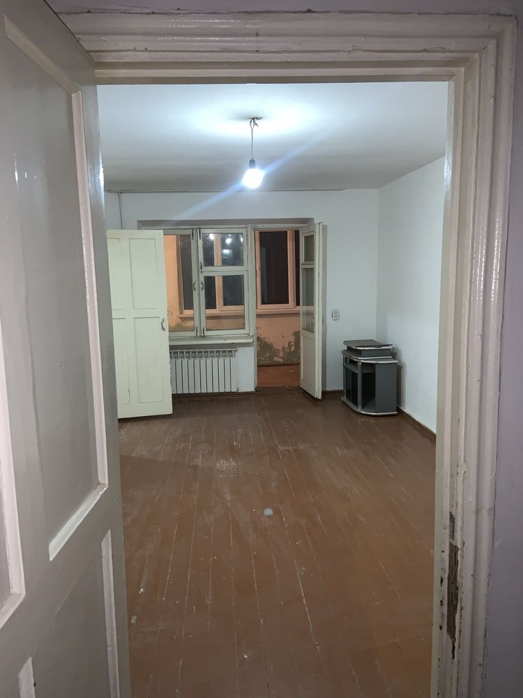 Продается срочно двухкомнатная квартира